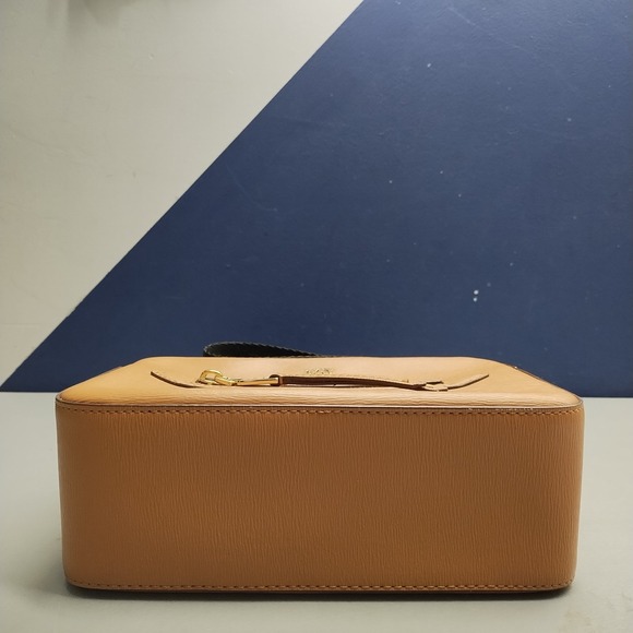 DKNY Bryant Crossbody Camera Bag Womens Brown‎ Leather Elegant Zipper Closure - Picture 5 of 12